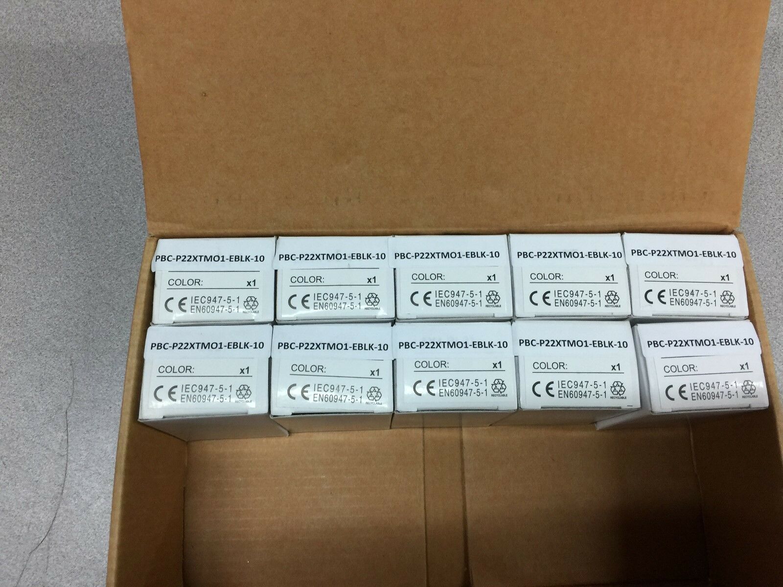 NEW IN BOX LOT OF 10 BLACK PUSH BUTTONS 1 N/O CONTACT PBC-P22XTM01-EBLK-10