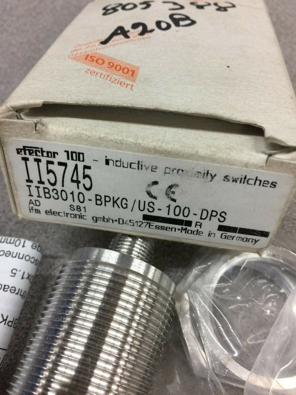 NEW IN BOX IFM EFECTOR 100 II5745 PROXIMITY SWITCH IIB3010-BPKG/US-100-DPS