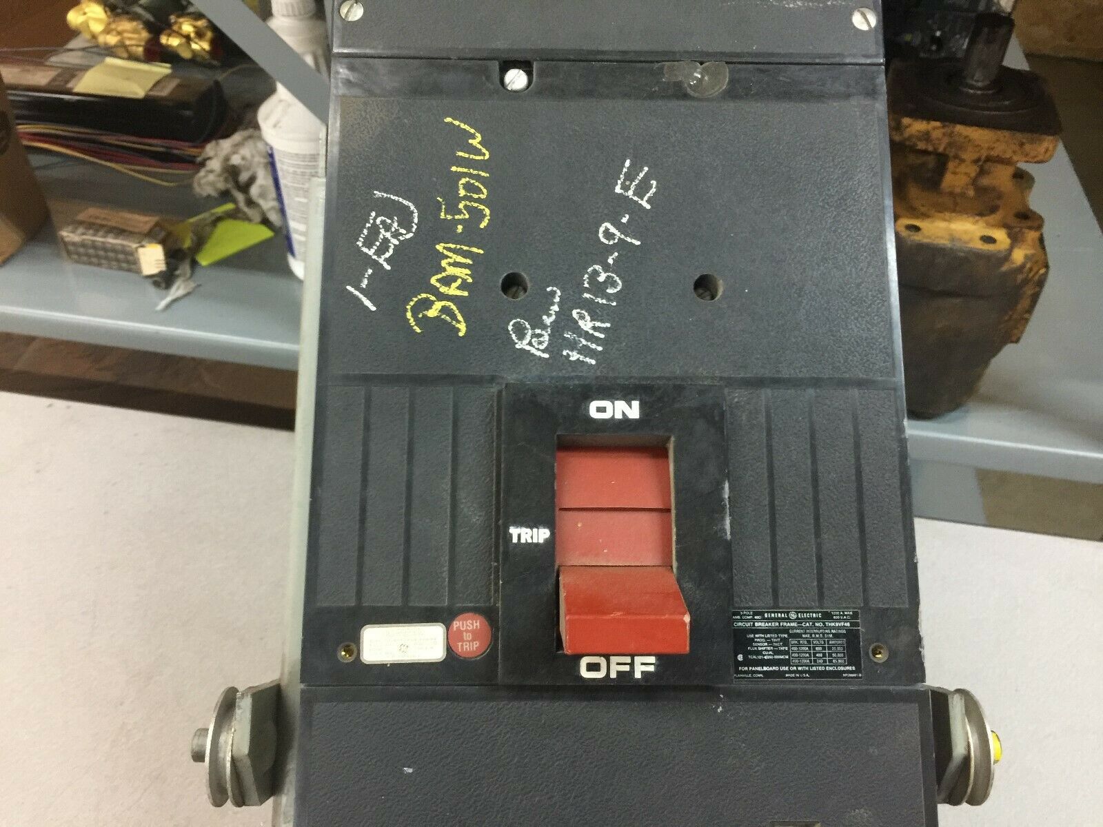 USED GE 800 AMP 3 POLE 600 VAC BREAKER WITH TKCD DRAWOUT SUBSTRUCTURE THK9VF46