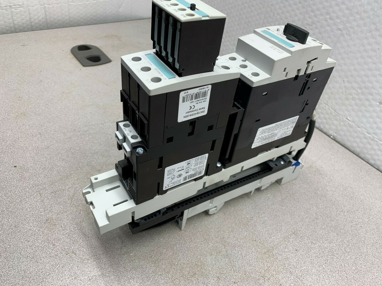 NEW TAKEOUT SIEMENS 3RV1031-4GA10 STARTER COMBINATION 3RA1130-4GB36-0BB4