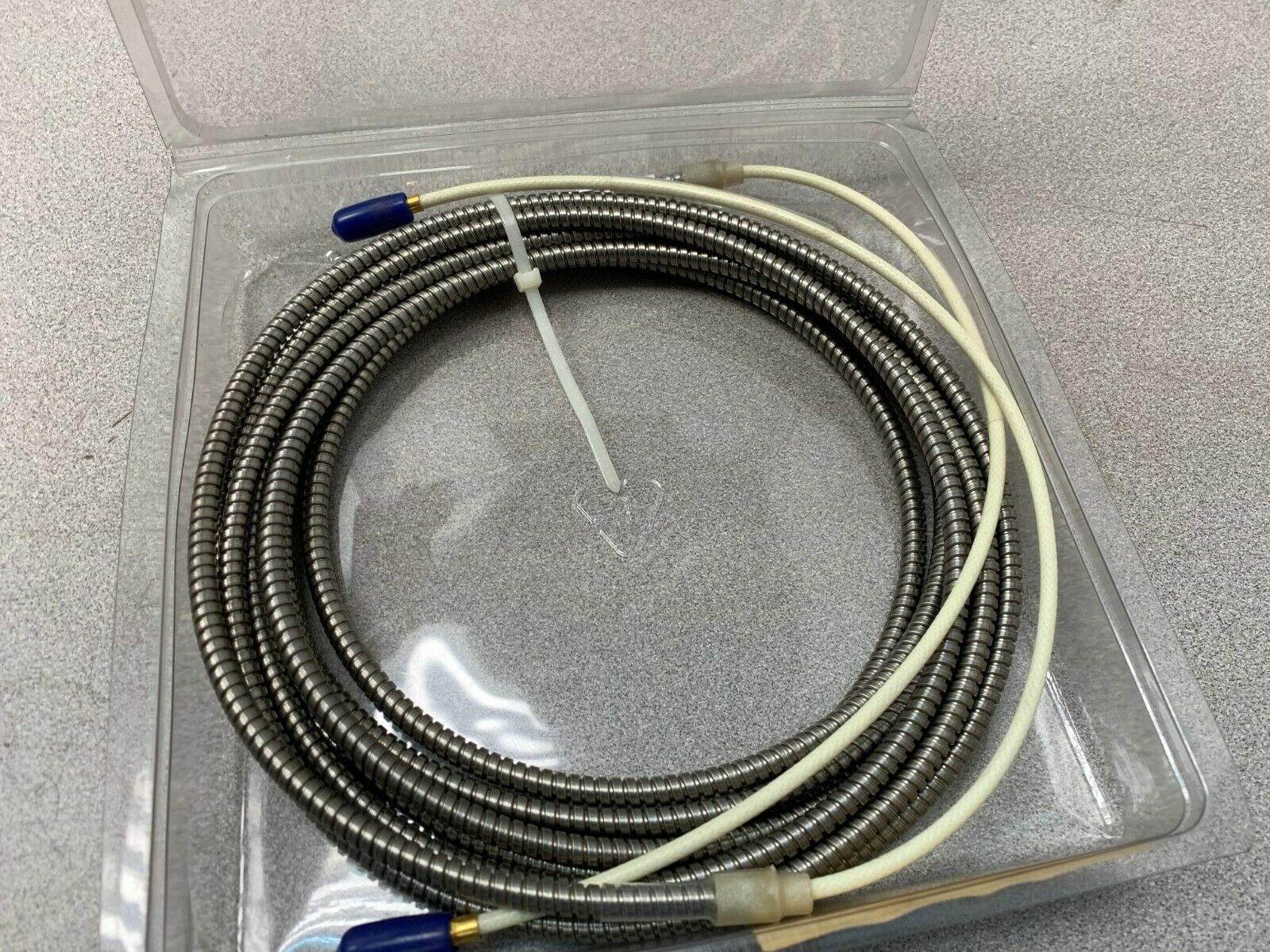 NEW IN PACKAGE BENTLY NEVADA CABLE 4454-204