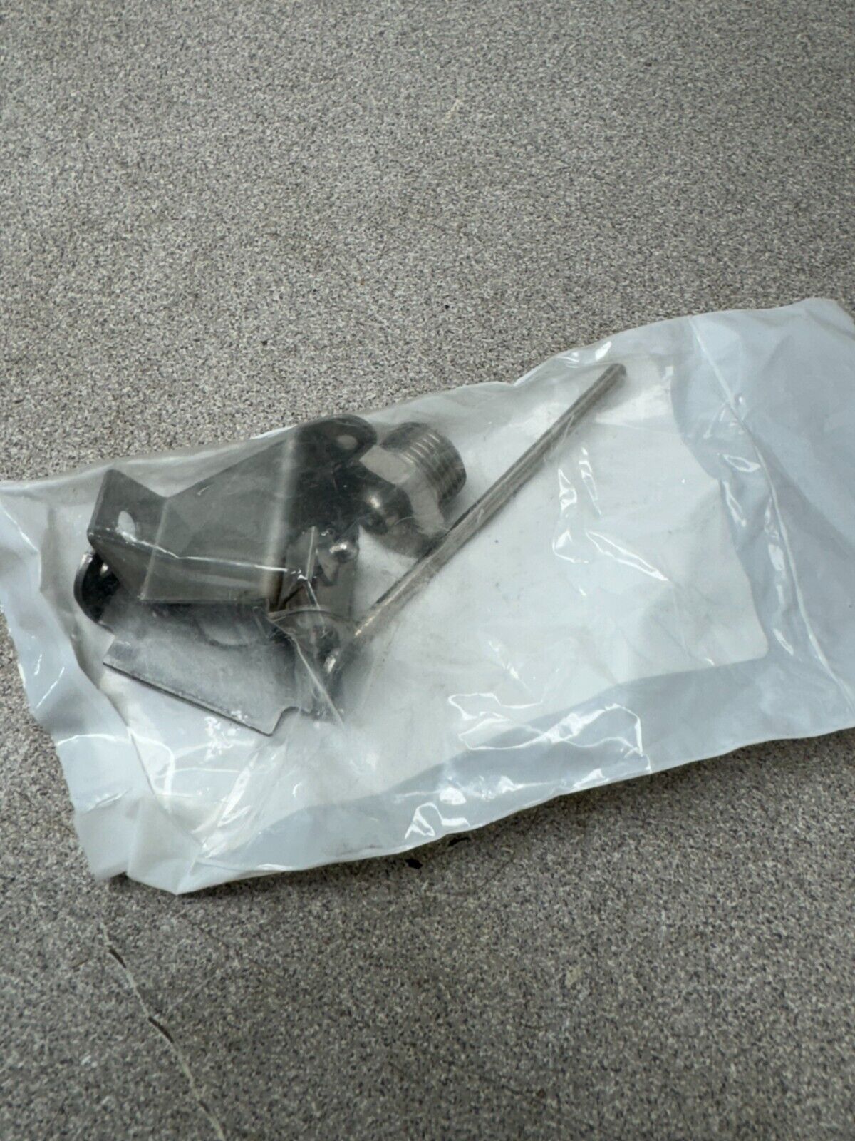 NEW IN PACKAGE ARMSTRONG FLOAT MECHANISM B4026-7