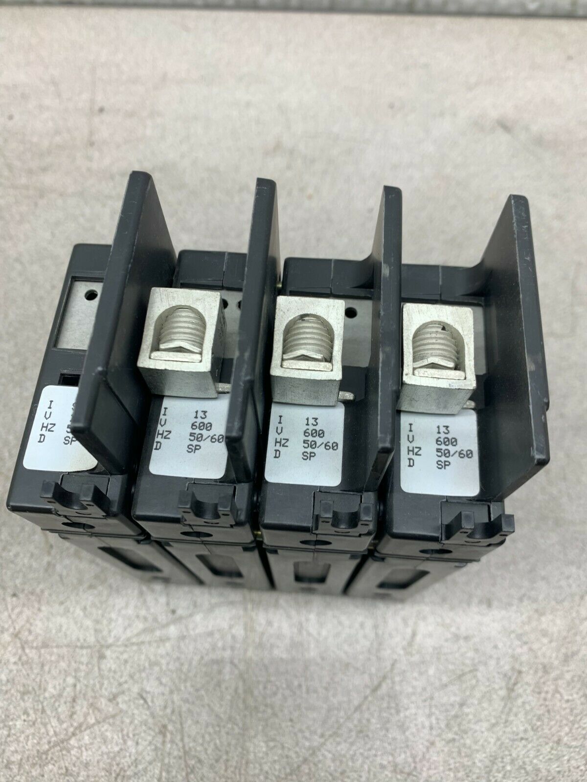 NEW NO BOX SENSATA AIPAX 3 POLE 27541-483 CIRCUIT BREAKER 219-4-8295-5