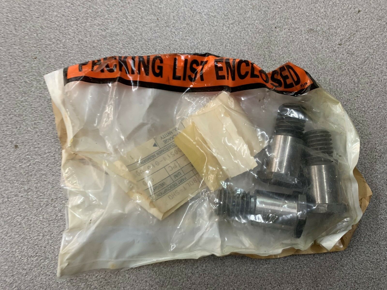 NEW NO BOX CATERPILLAR BOLT 7V5547