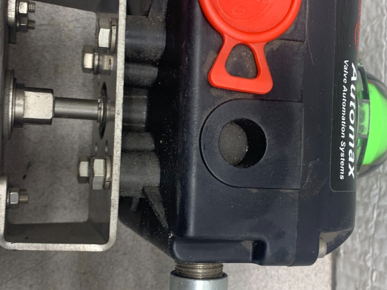 KITZ 1-1/2-150 WCB VALVE WITH FLOWSERVE XNPN2U2PP-28-0020 & A73K66SSSLS ACTUATOR