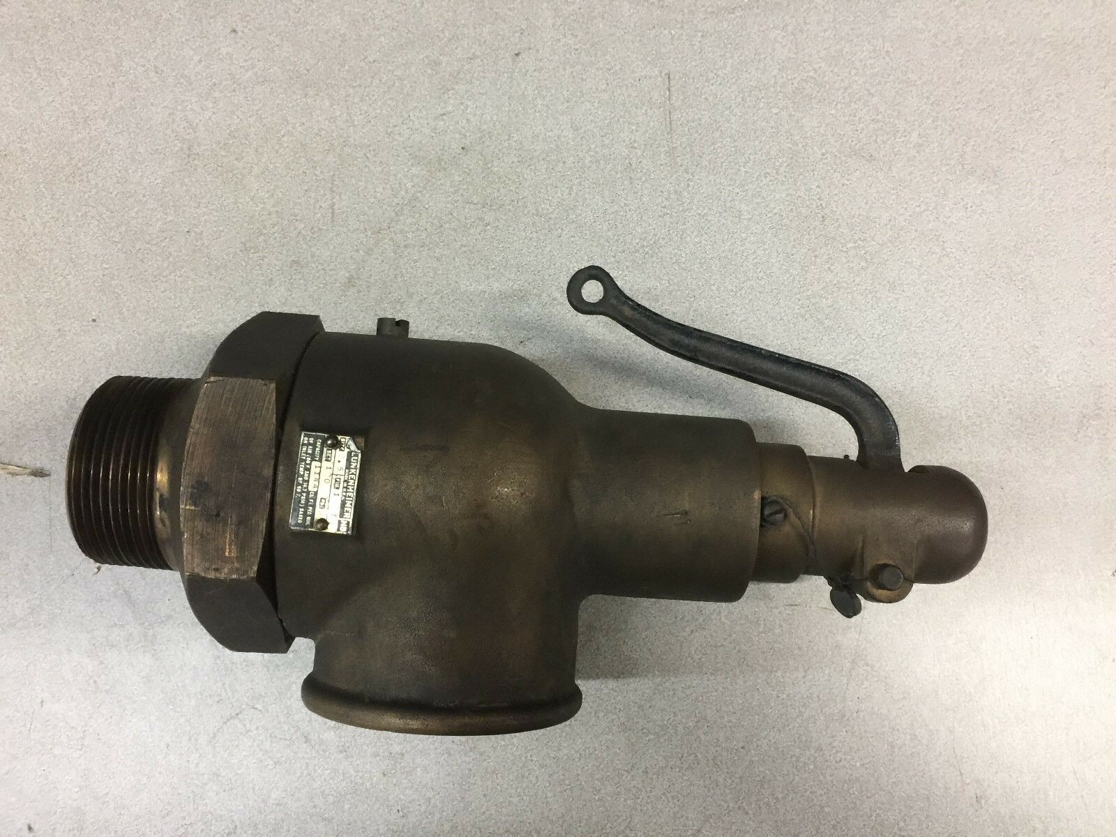 NEW NO BOX LUNKENHEIMER 2-1/2" 1144CU FT PER MIN VALVE 1227