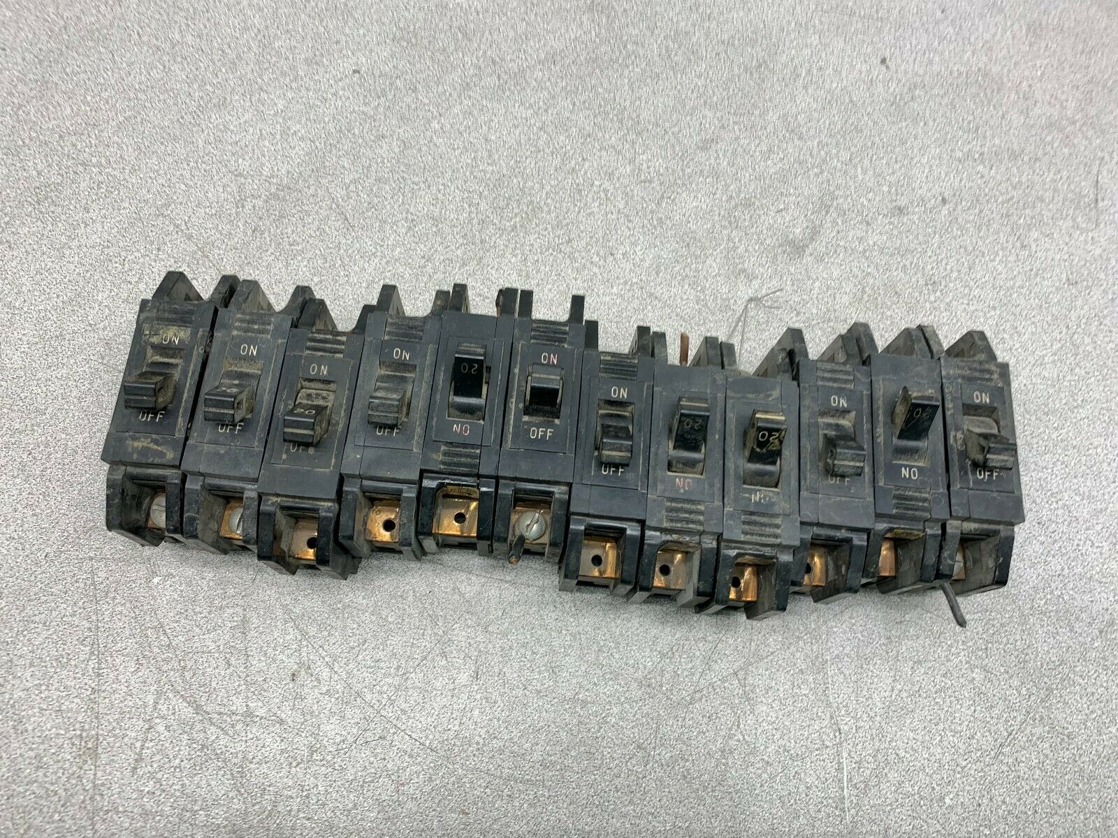 LOT OF 11 USED SQUARE D BREAKER QB120