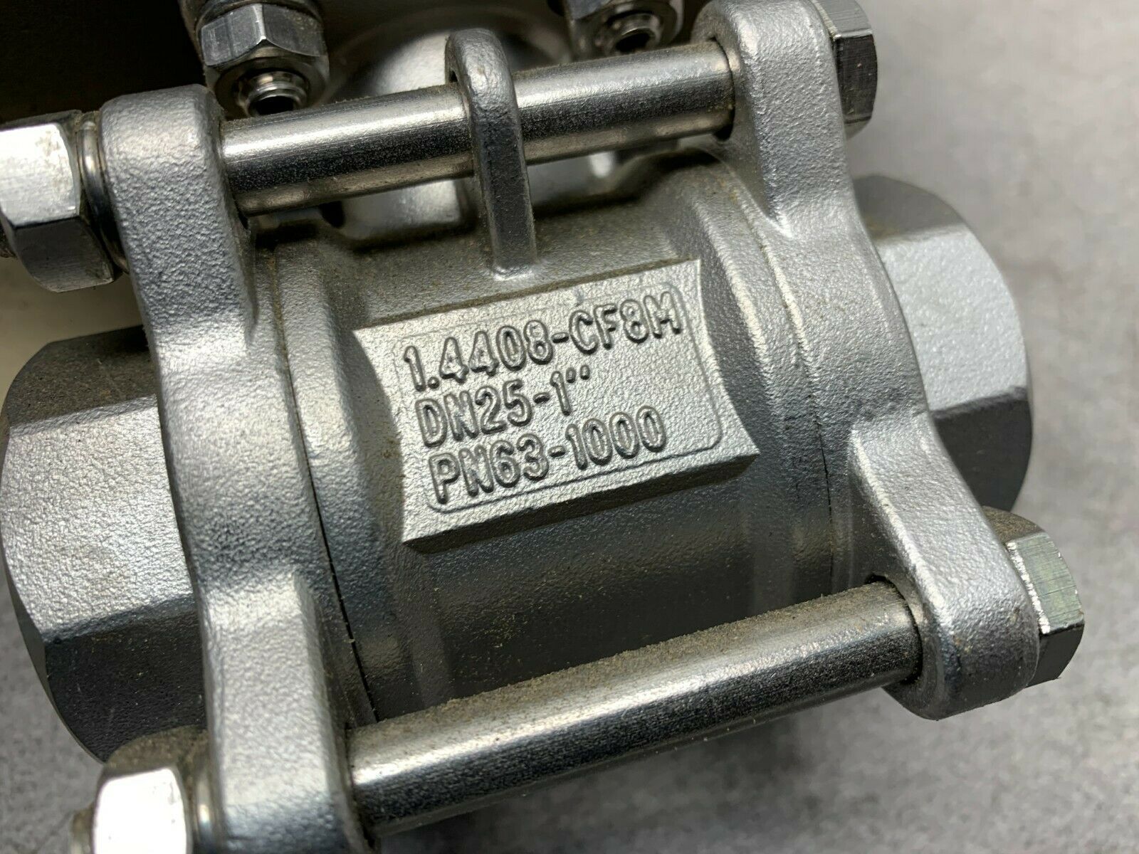 NEW NO BOX BI-TORQ 1" BALL VALVE ED-305-010 WITH IS3PT1052DAPN ACTUATOR