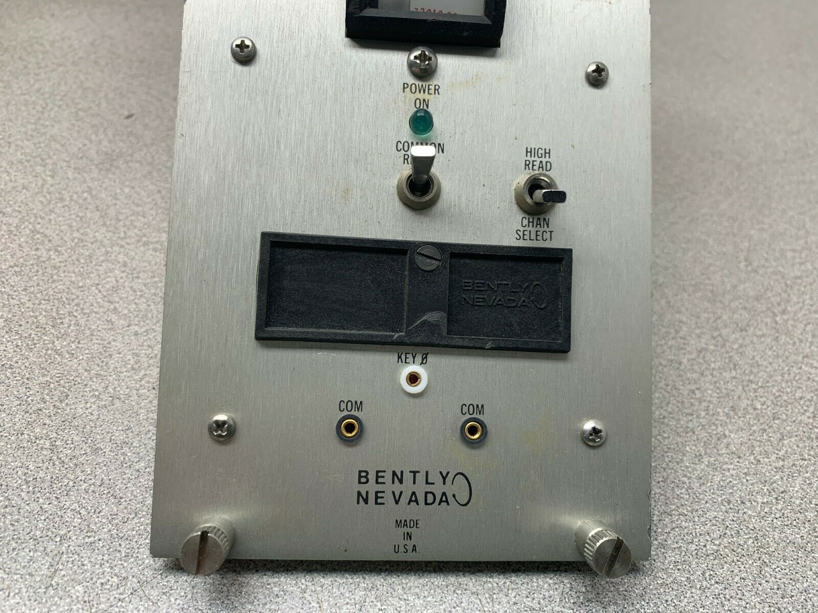 NEW NO BOX BENTLY NEVADA 90388-01B VIBRATION MONITOR ANALOG DISPLAY 90120-02-52