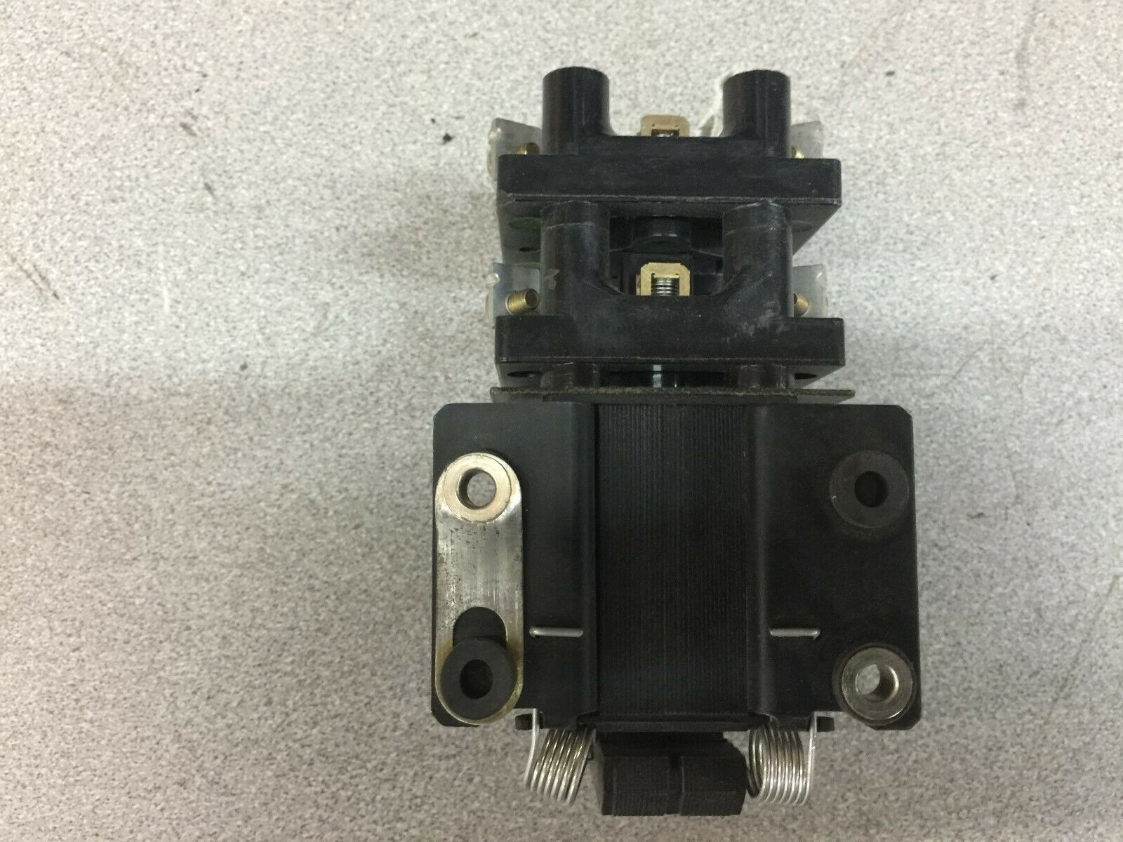 NEW NO BOX ALLEN BRADLEY 240VAC COIL 10 AMP CONTACTS 3 N/C 1 N/O RELAY 700-C130A