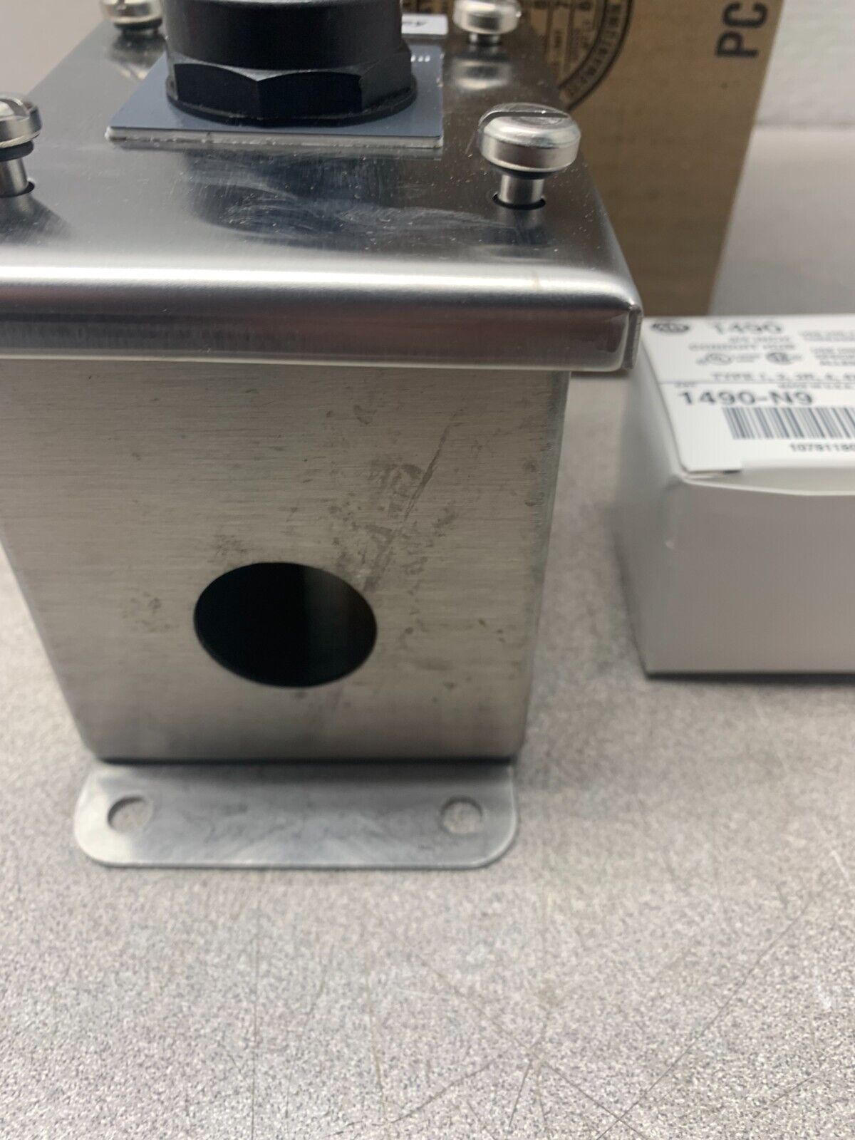 NEW IN BOX ALLEN-BRADLEY SEALED CONTACT SELECTOR SWITCH 800R-R3HA4TLM1 SERIES A