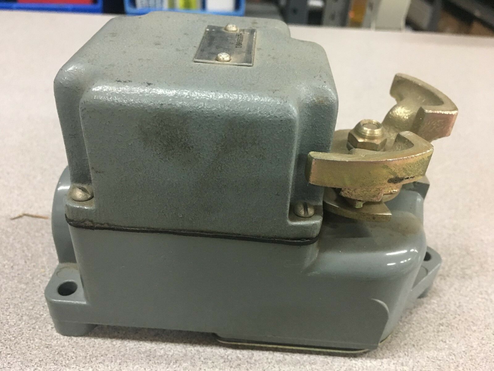 NEW NO BOX ALLEN BRADLEY LIMIT SWITCH 801-L953989/1