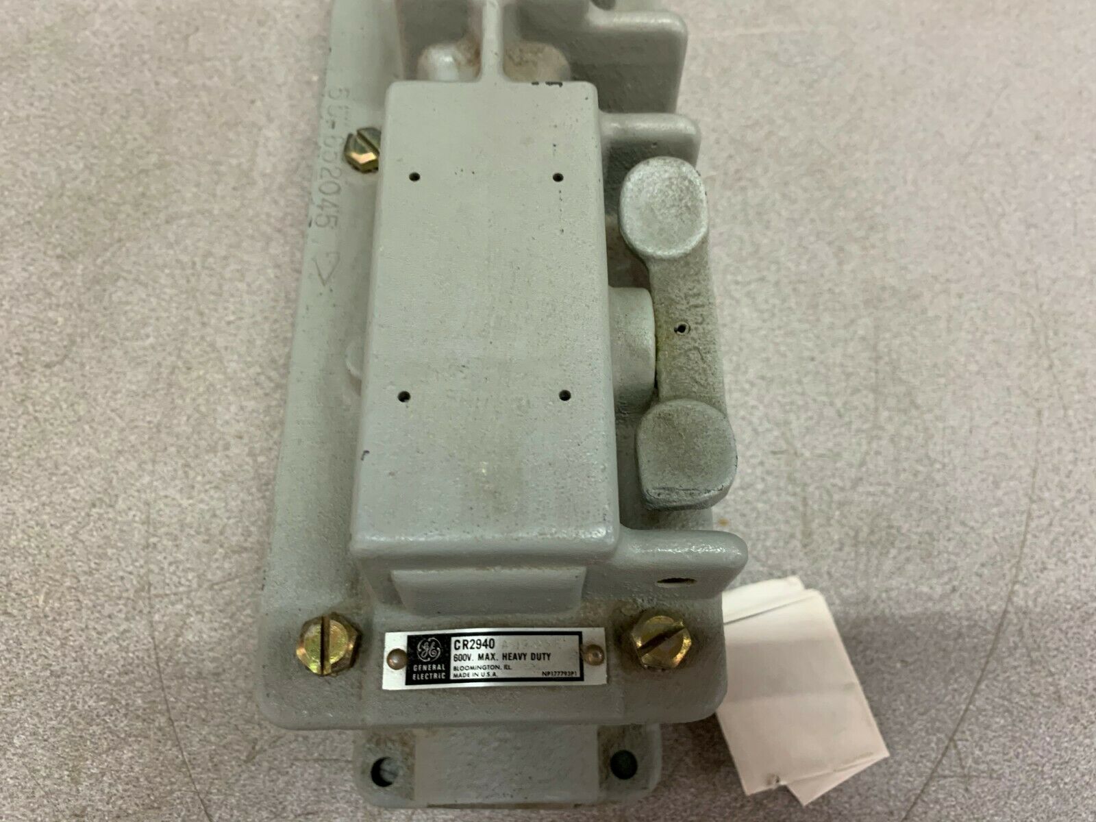 NEW NO BOX GENERAL ELECTRIC PUSH BUTTON ENCLOSURE SWITCH CR2940AJ203E