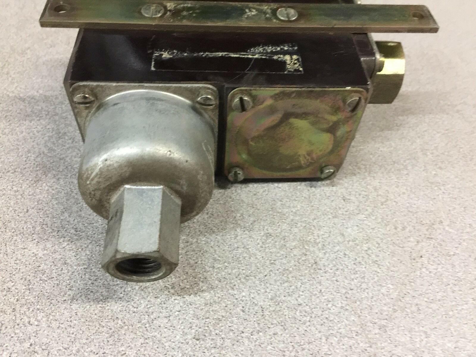 NEW NO BOX SQUARE D 10-155PSI PRESSURE SWITCH 9012 FLG6