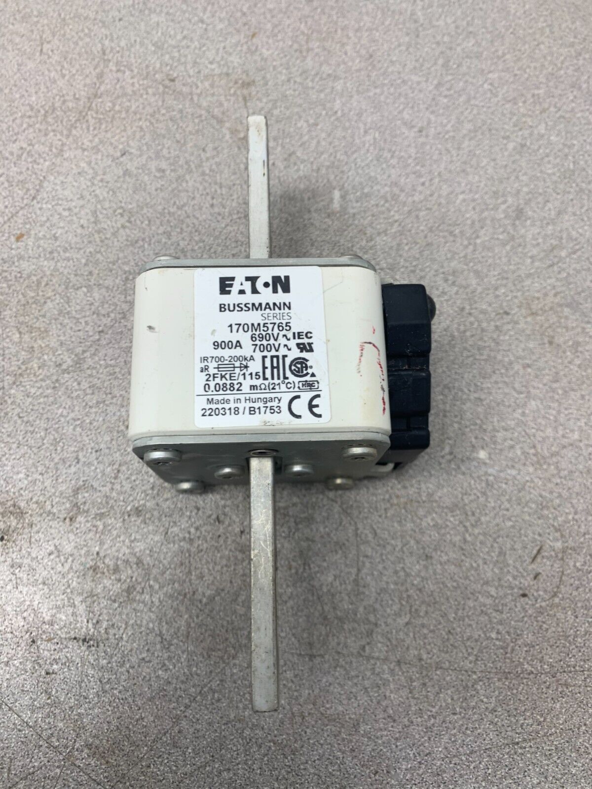 NEW NO BOX EATON BUSSMANN 900AMP 690V. FUSE 170M5765