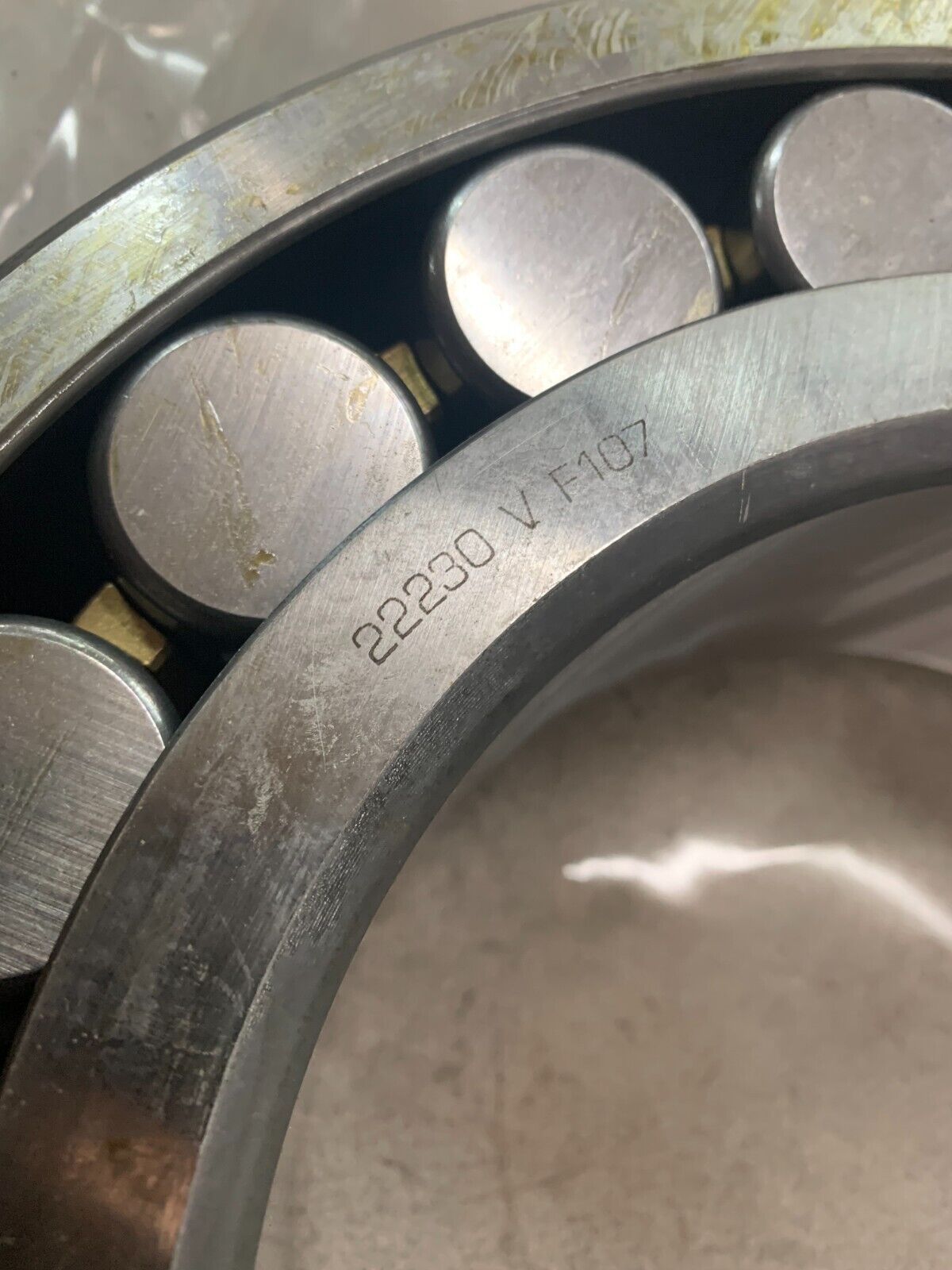 NEW NO BOX SNR 22230 V F107 ROLLER BEARING 22230VF107