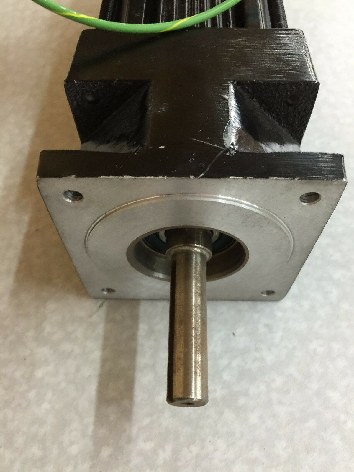 NEW PACIFIC SCIENTIFIC BRUSHLESS DC SERVOMOTOR R34KSNP-R2-NS-NV-02