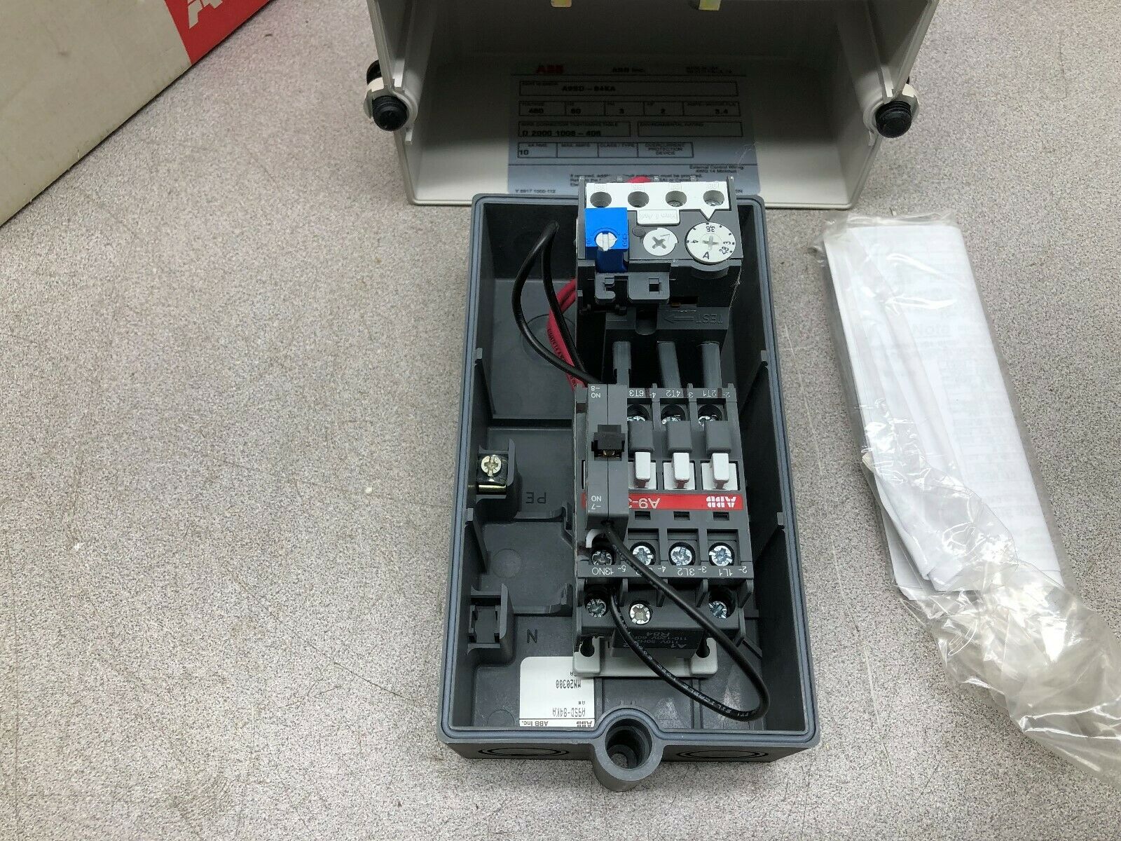 NEW IN BOX ABB 2 HP 3.4 FLA 3 PH 480 VAC MANUAL STARTER A9SD-84KA