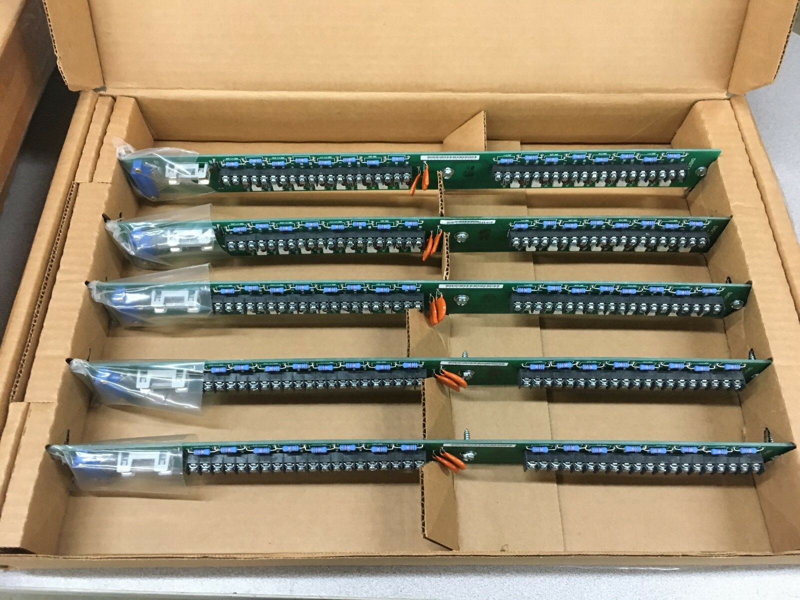 NEW BOX OF 5 LANDIS & GYR TERMINATION STRIP DIGITAL INPUT 533-420