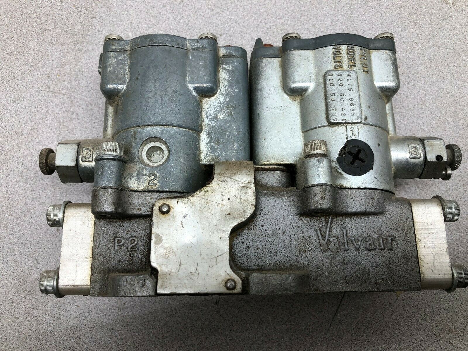 USED SCHRADER BELLOWS 115 VAC COIL PNEUMATIC SOLENOID VALVE 415-29-102