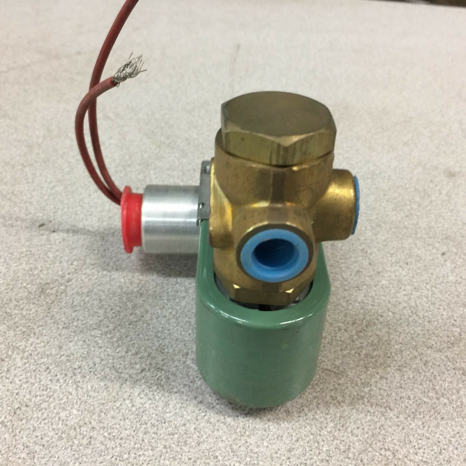 NEW NO BOX ASCO 1/4NPT 125PSI 120VAC SOLENOID VALVE JBTFT8320A19V