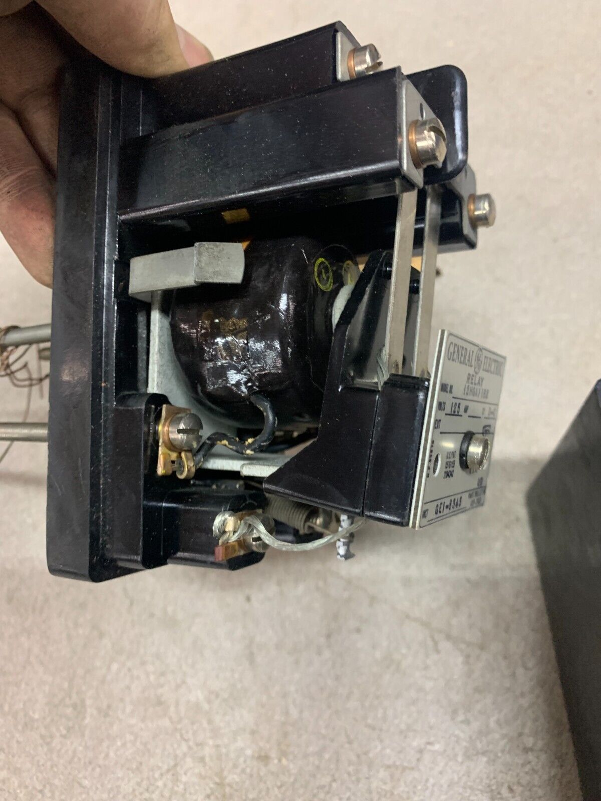 NEW NO BOX GENERAL ELECTRIC 125VDC. RELAY 12HGA11B2