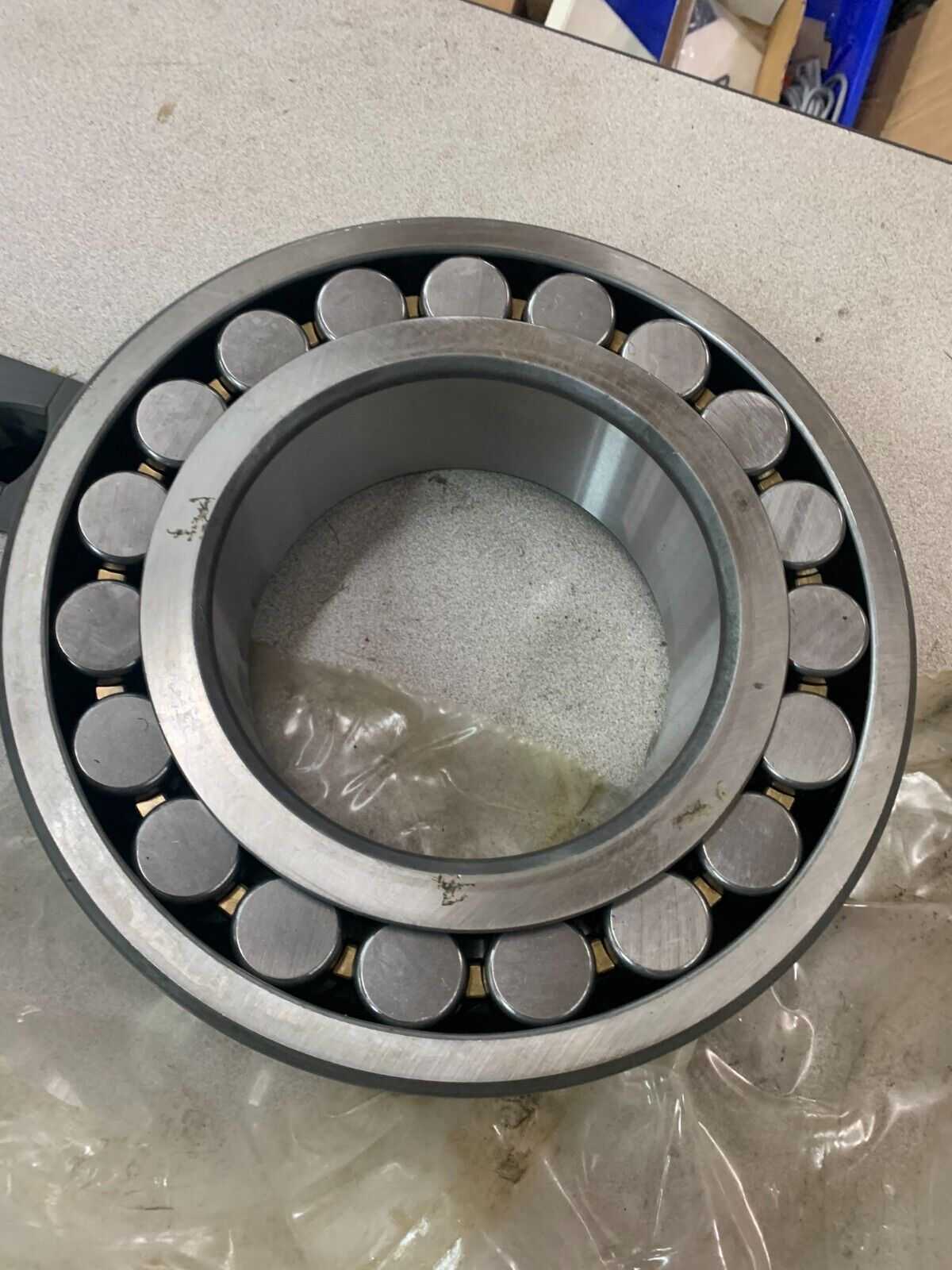 NEW NO BOX SNR 22230 V F107 ROLLER BEARING 22230VF107