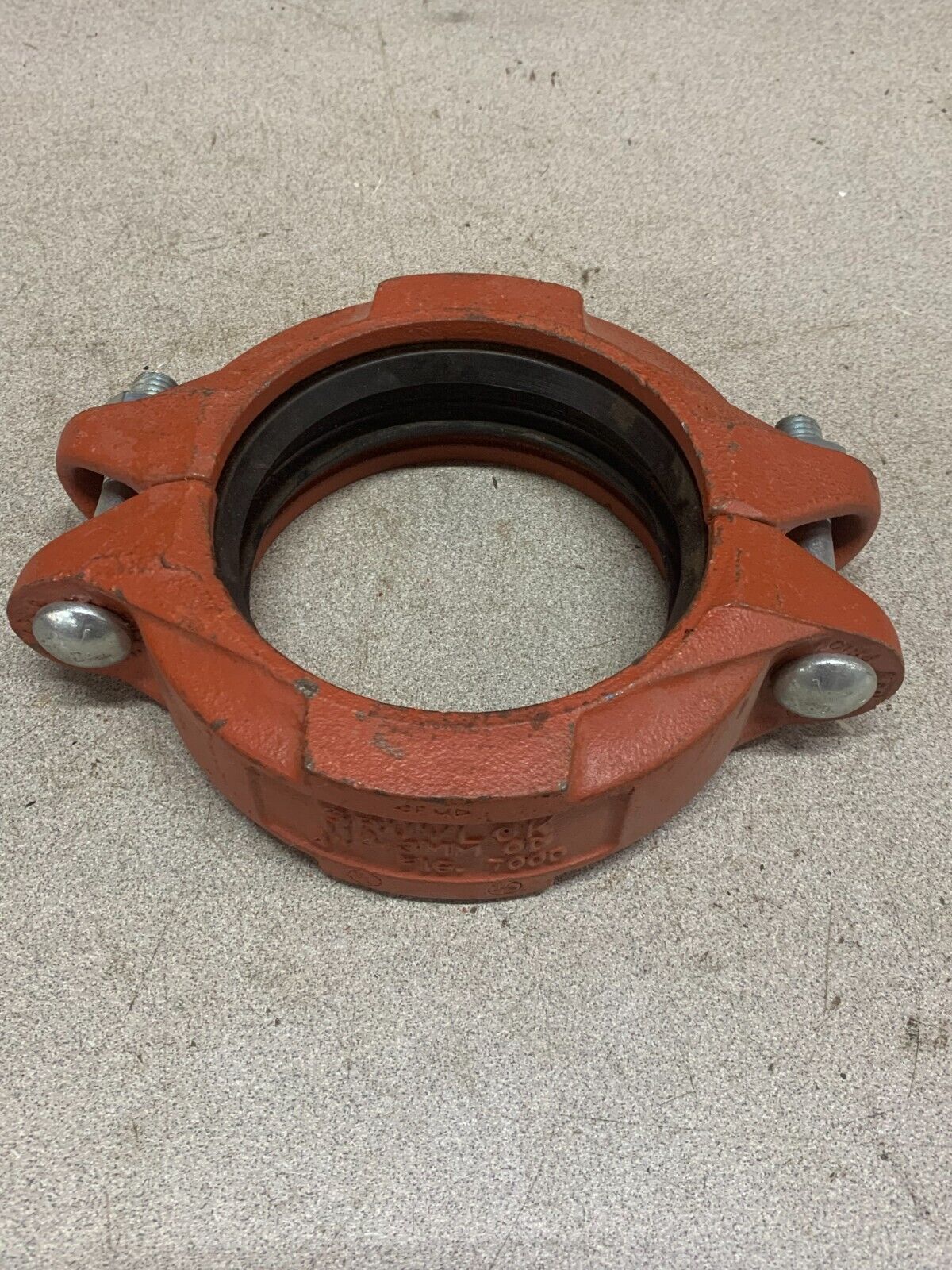 NEW NO BOX GRUVLOCK Fig 7000 4" Flexible Pipe Coupling w/ Gasket