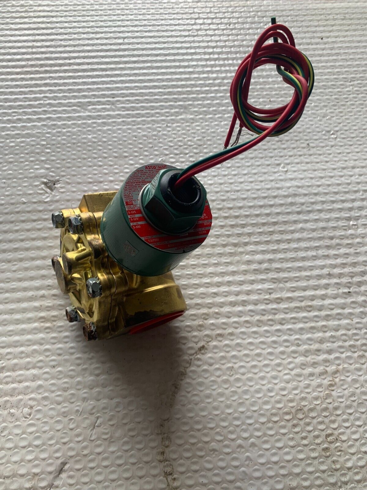 NEW NO BOX ASCO RED HAT SOLENOID VALVE 1-1/2" PIPE 110/120V. COIL 8211D022