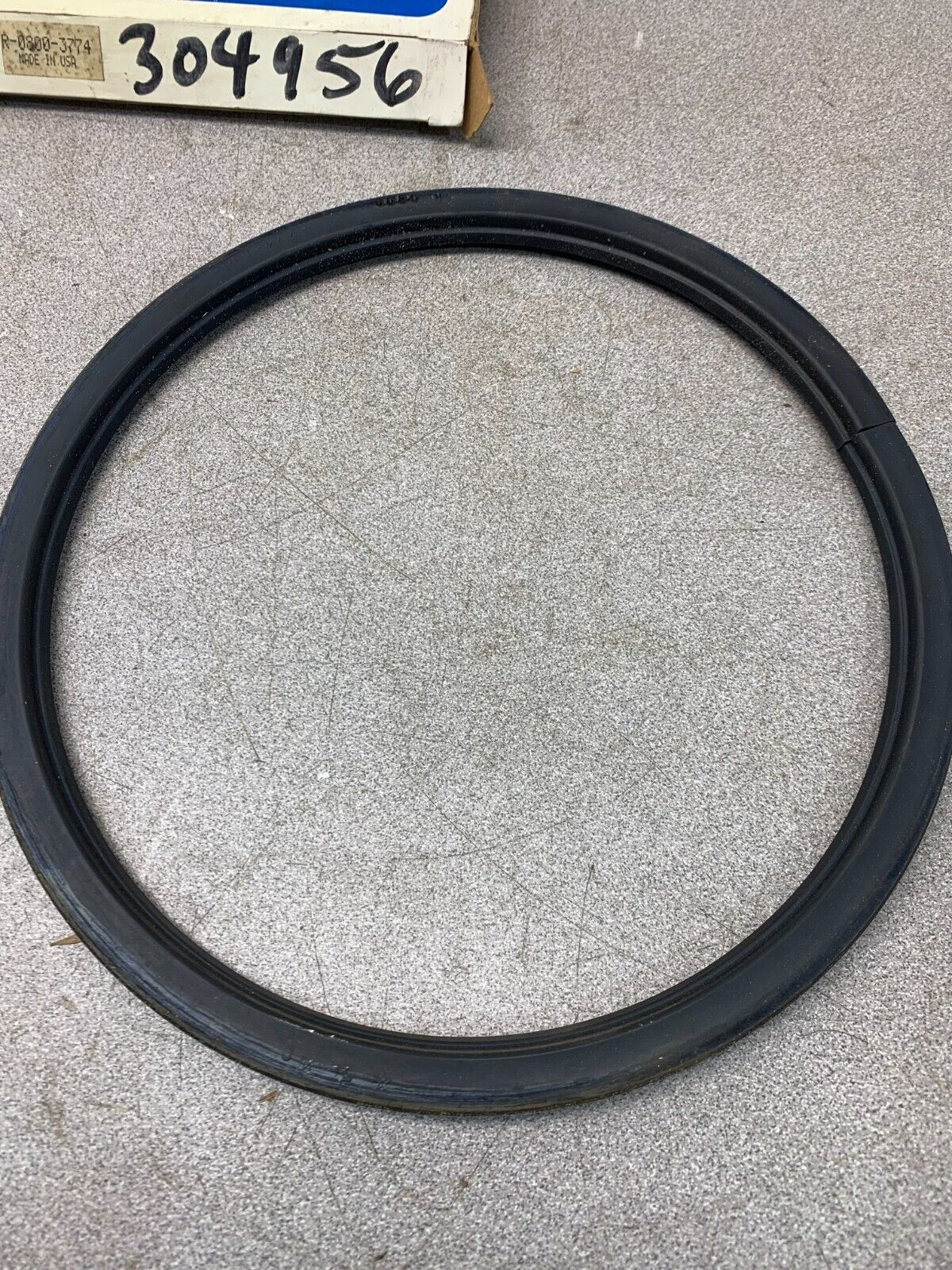 NEW IN BOX JM CLIPPER OIL SEAL R-0800-3774