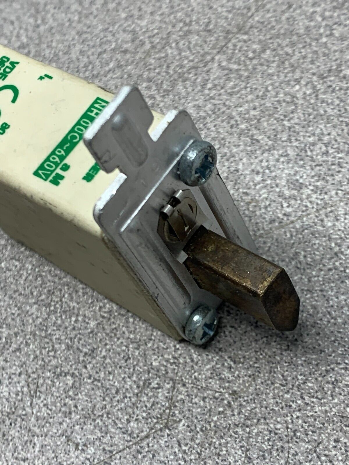 NEW NO BOX WEBER 16AMP FUSE NH00C - 660V