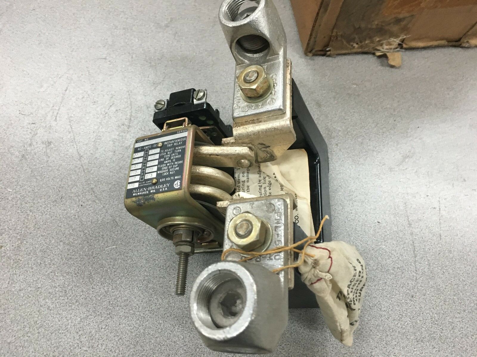 NEW IN BOX ALLEN-BRADLEY INSTANTANEOUS TRIP CURRENT RELAY 809-A28E SERIES A