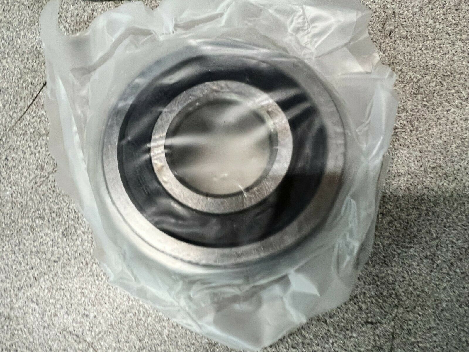 NEW IN BOX NSK 6305VVNR*AS2S BALL BEARING 6305VVNR