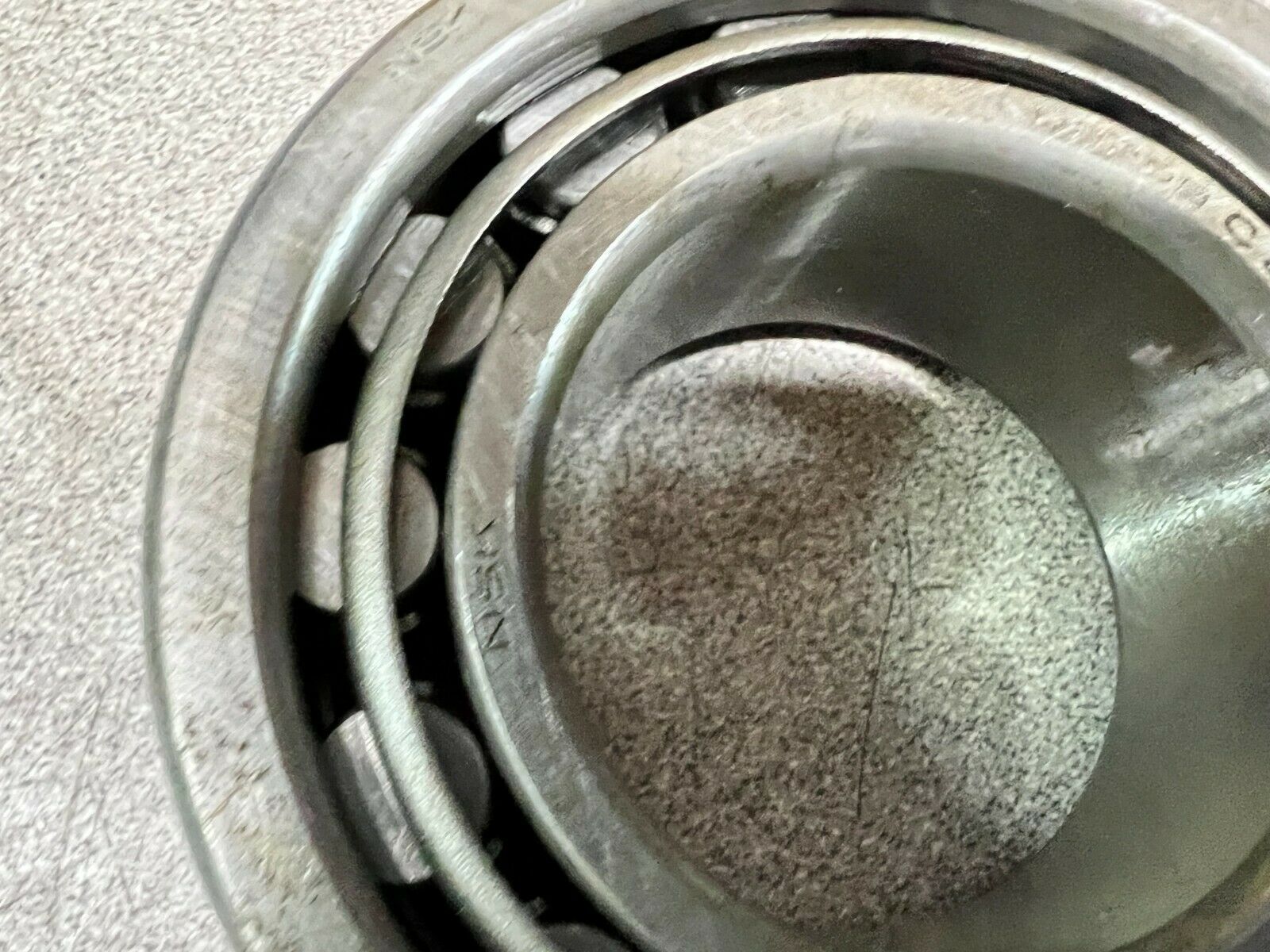 NEW IN BOX NSK NU2209C3 2209 CYLINDRICAL ROLLER BEARING NU2209WC3