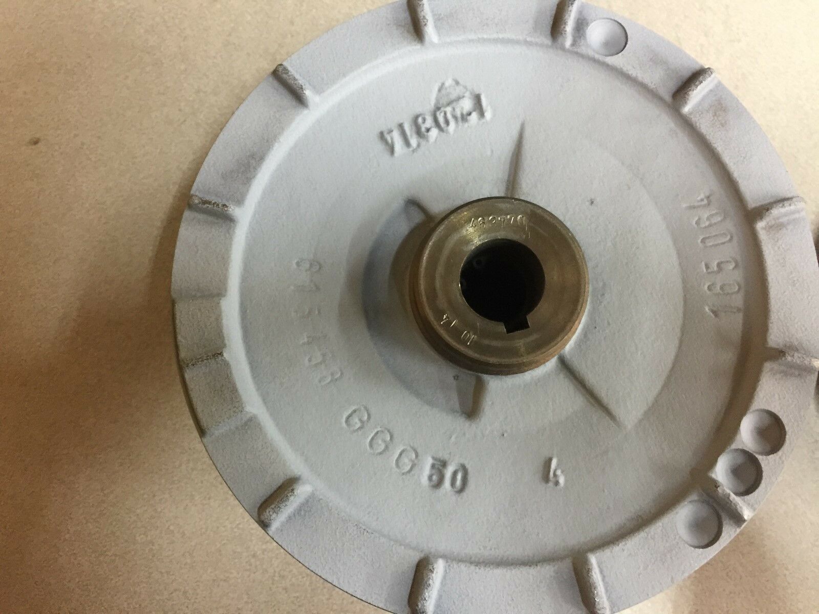 NEW NO BOX HEESEMANN E220 28MM BORE PULLY AND F220 28MM BORE ADJ PULLY 463770