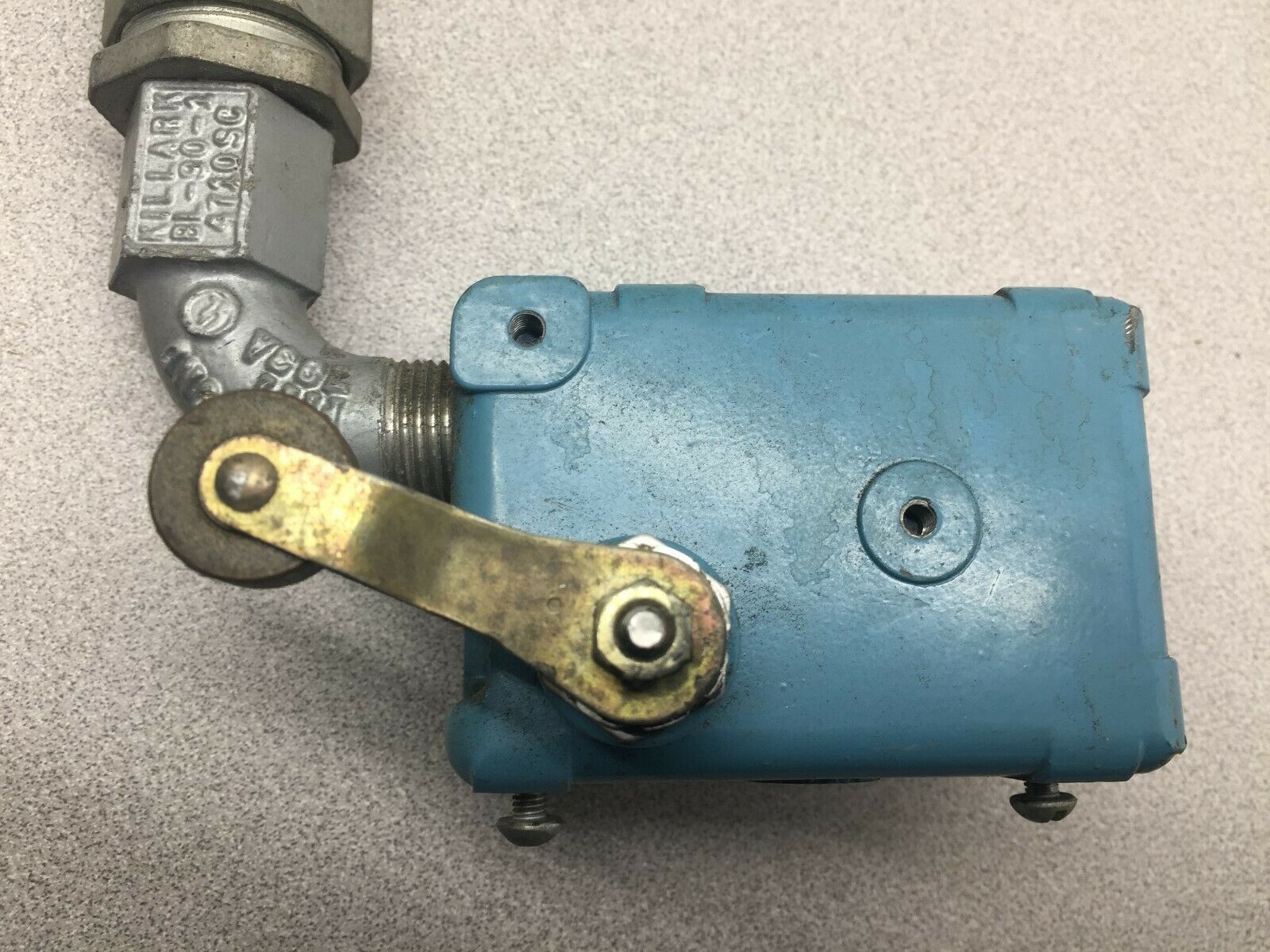 USED MICRO SWITCH EXPLOSION PROOF SWITCH WITH EXPLOSION PROOF FLEX CONDUIT EX-AR