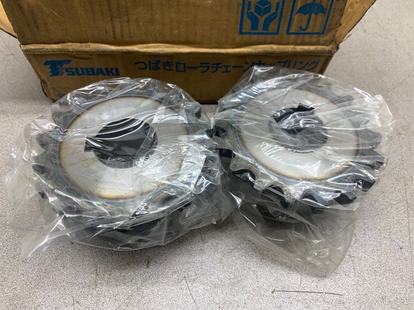 NEW IN BOX TSUBAKI ROLLER CHAIN COUPLING CR6018