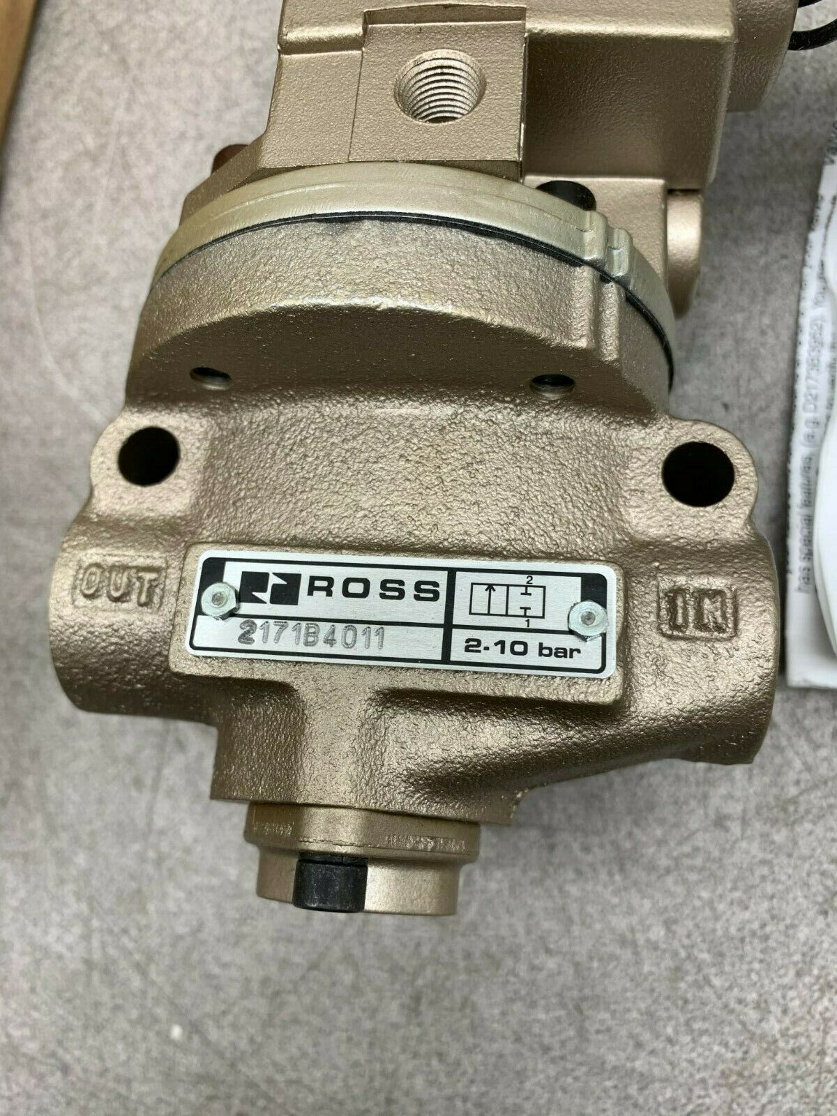NEW IN BOX ROSS 24 VDC. SOLENOID CONTROL VALVE 2171B4011W