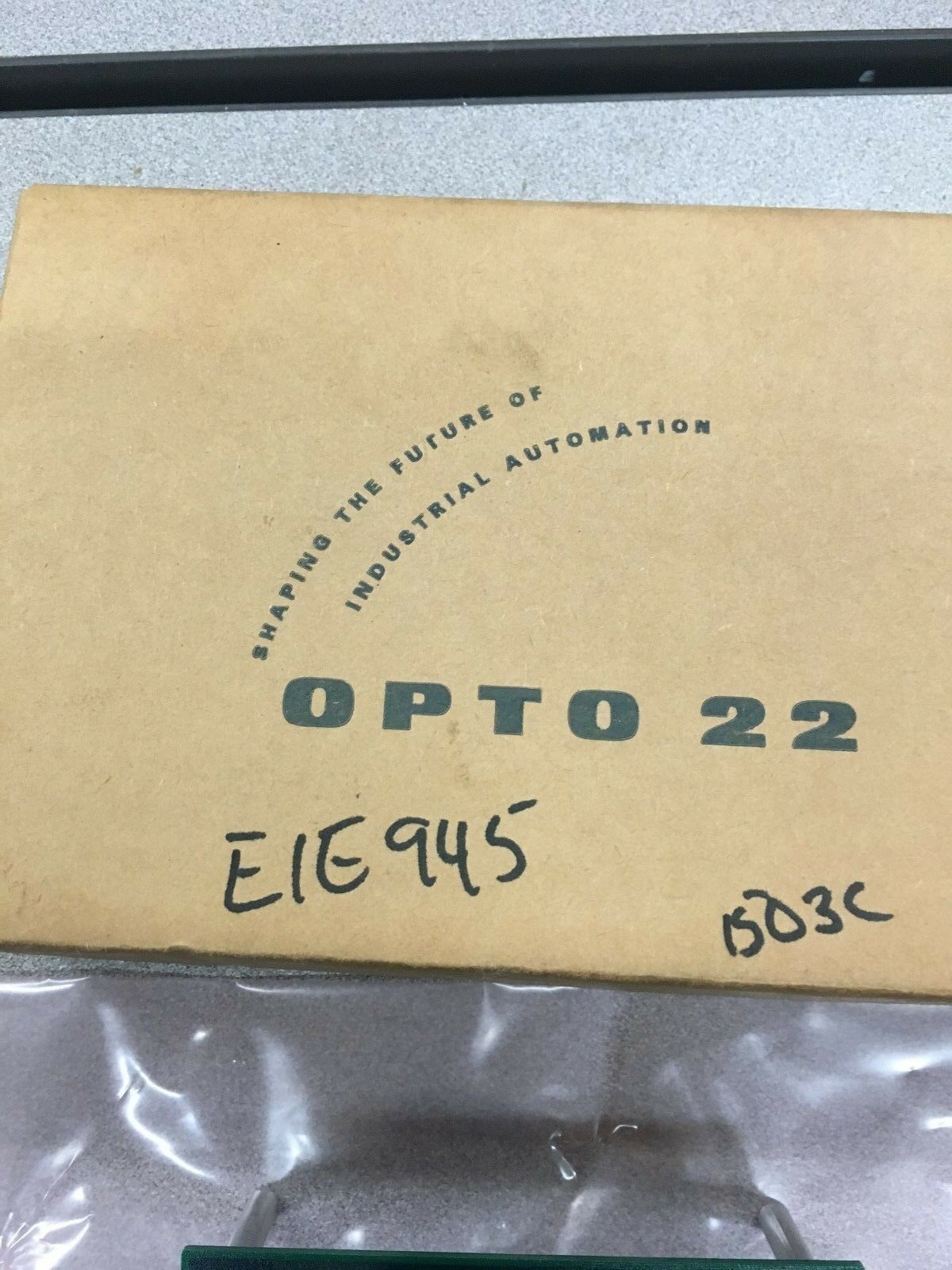 NEW IN BOX OPTO 22 B5 MOUNTING BOARD
