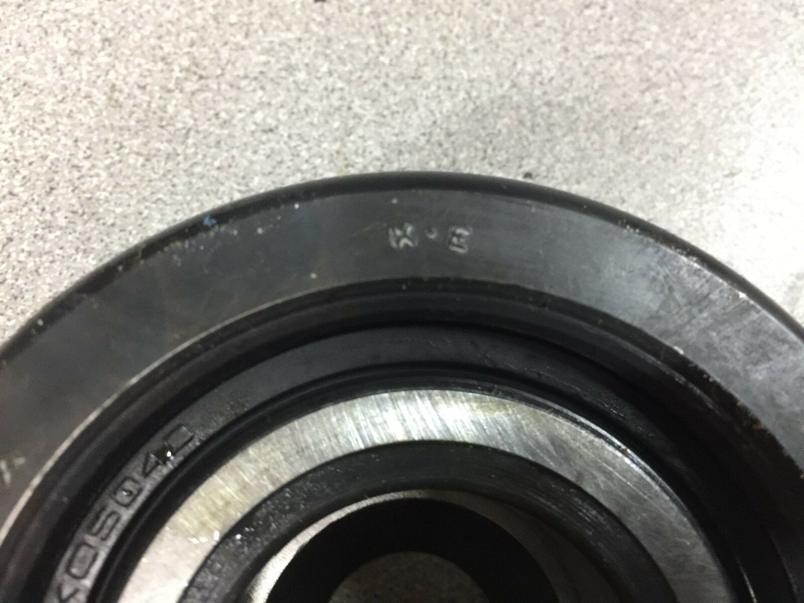 NEW NO BOX KE BEARING 573318A