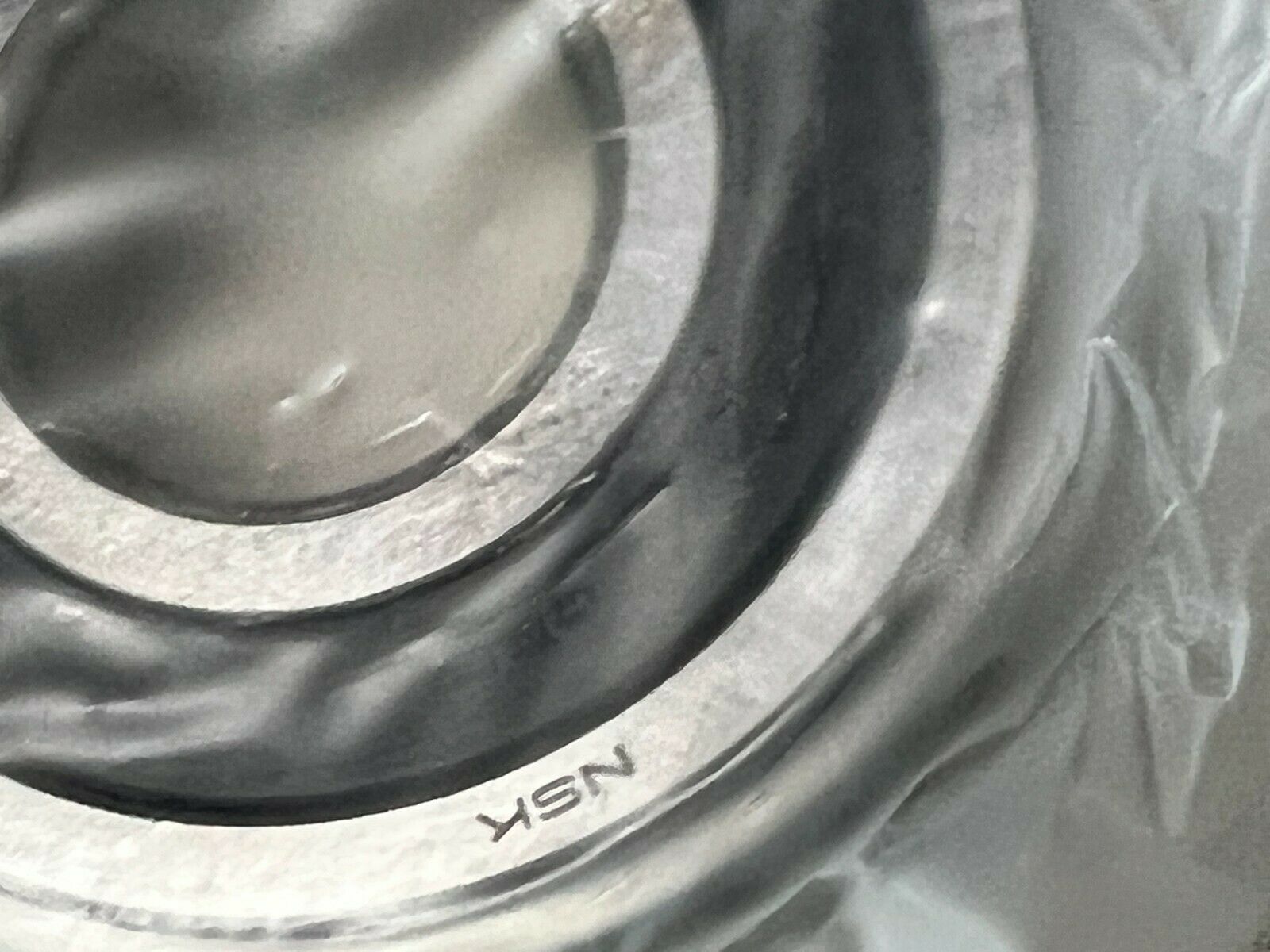 NEW IN BOX NSK 6305VVNR*AS2S BALL BEARING 6305VVNR