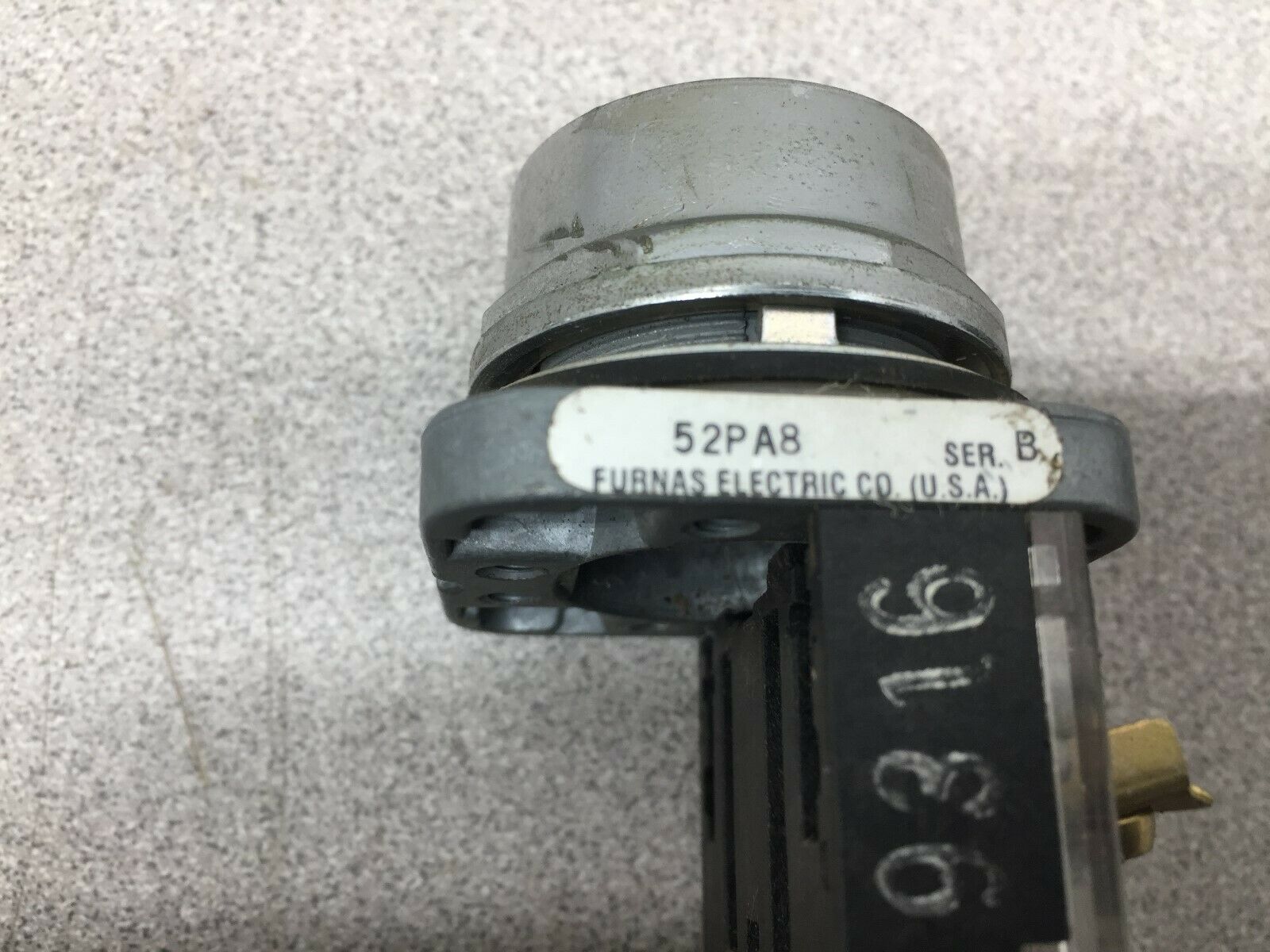 USED LOT OF 4 FURNAS PUSHBUTTON 52PA8