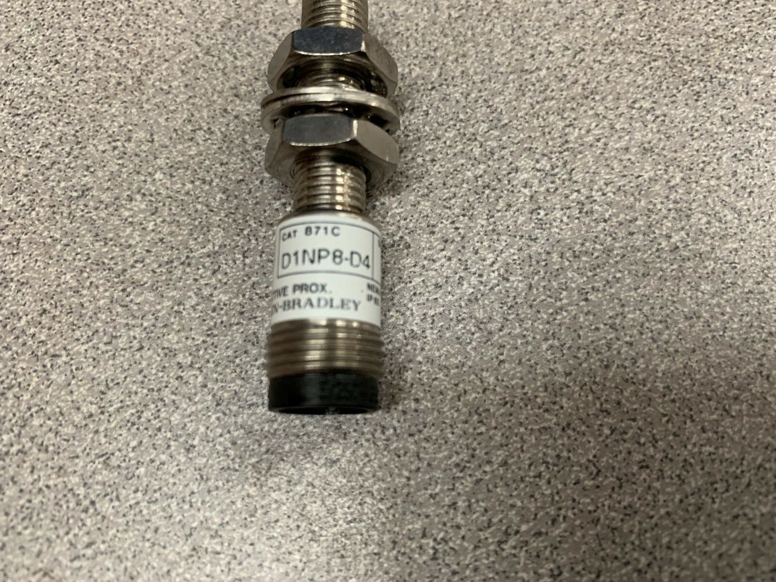 NEW NO BOX ALLEN-BRADLEY SENSOR 871C-D1NP8-D4