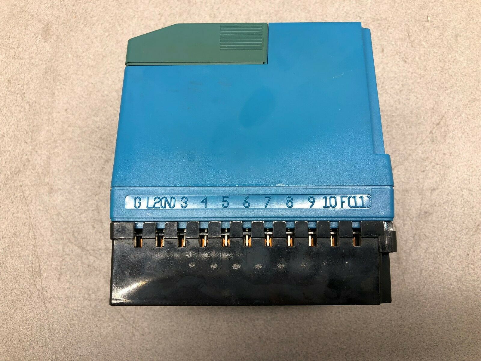 USED CLEAVER BROOKS ULTRAVIOLET FLAME AMPLIFIER RM7840 L 1083 / 833-2820