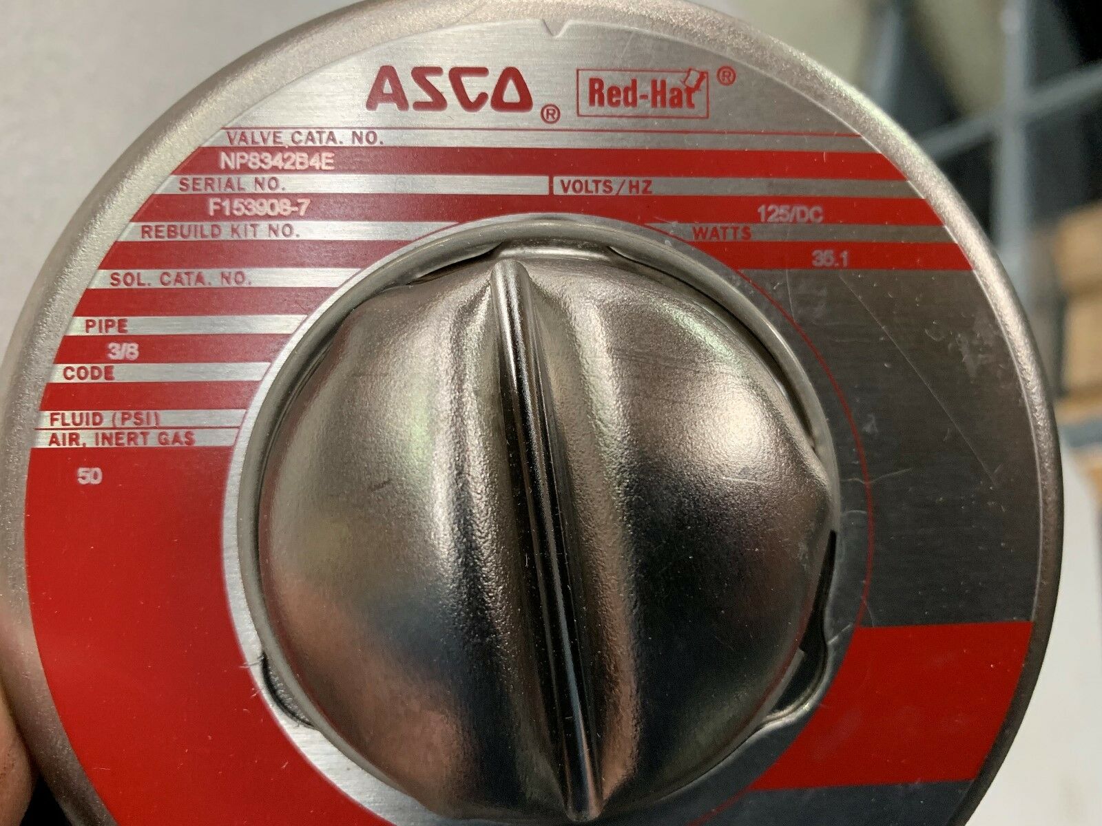 NEW NO BOX ASCO RED HAT SOLENOID VALVE 3/8" PIPE SIZE 125VDC. COIL NP8342B4E