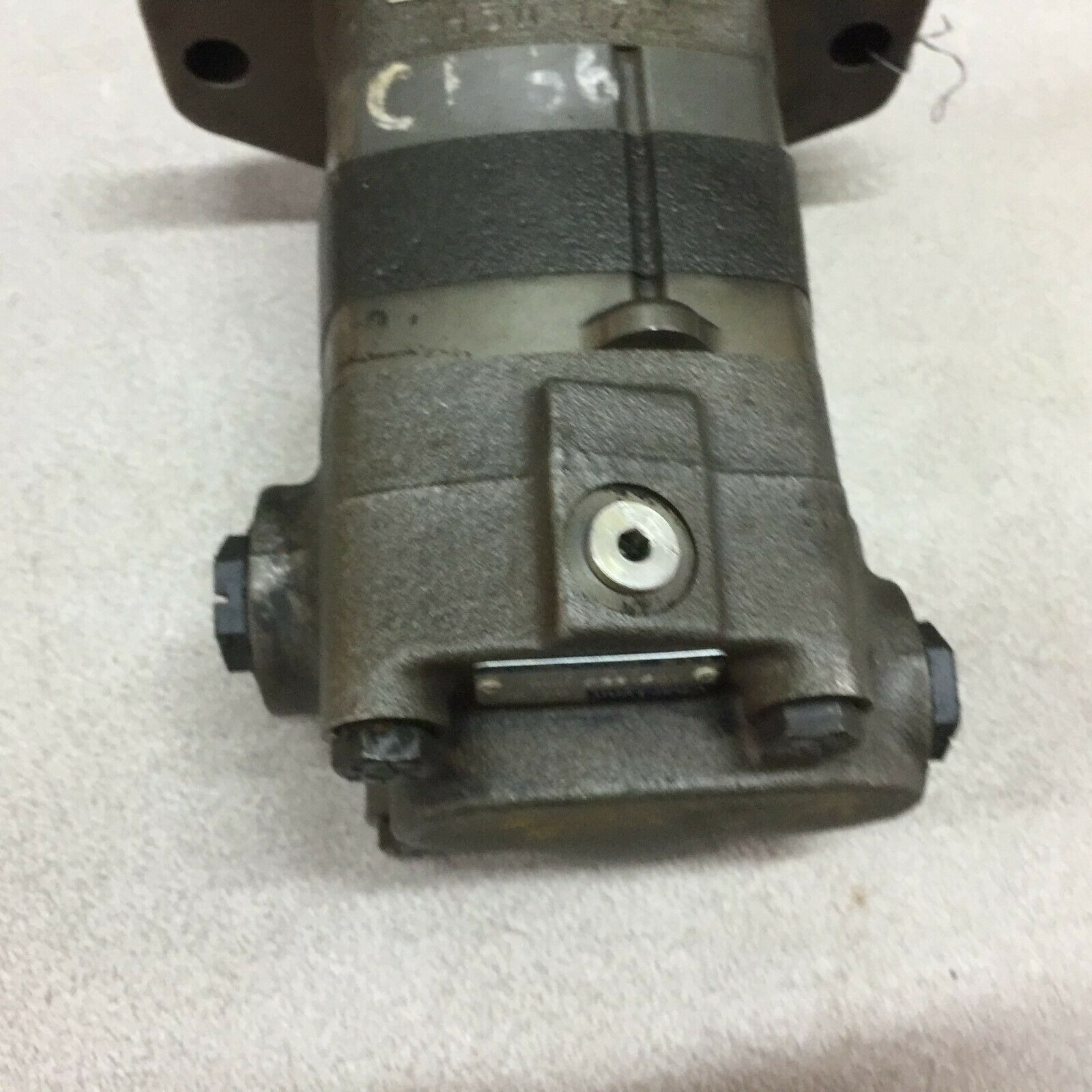 NEW NO BOX E.H.&M. HYDRAULIC PUMP 104-1224-006