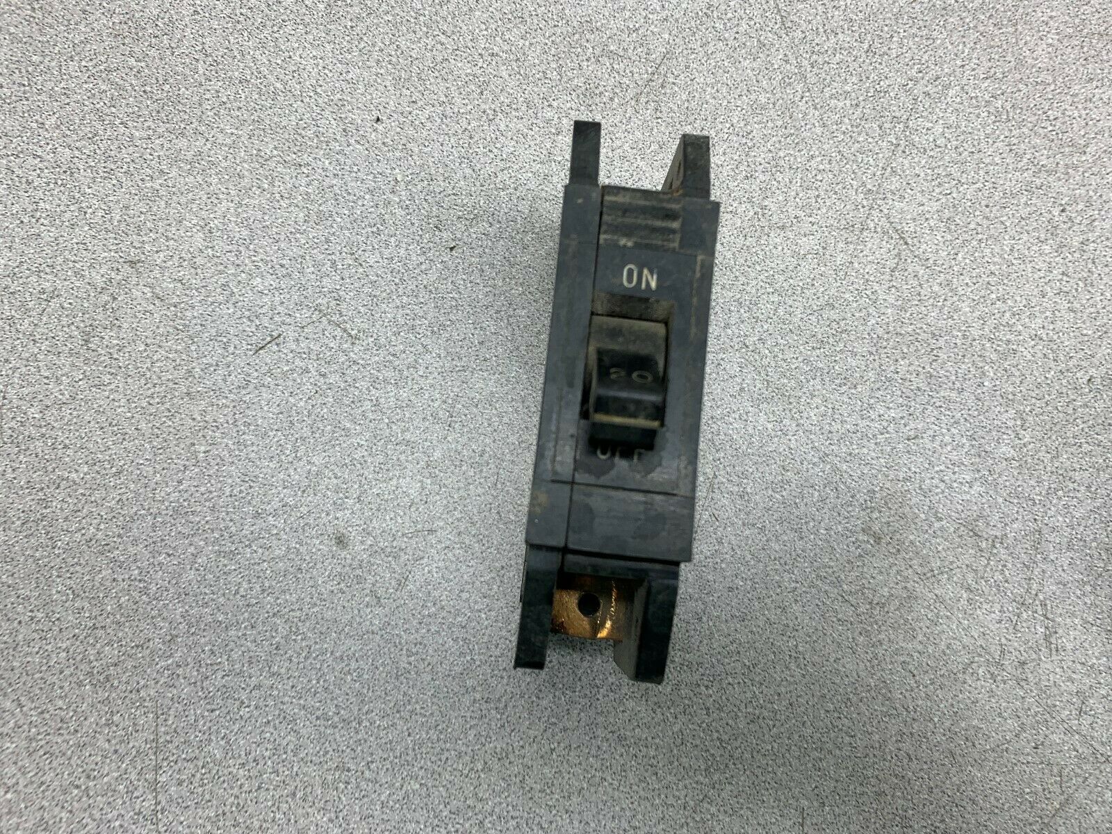 LOT OF 12 USED SQUARE D BREAKER QB120