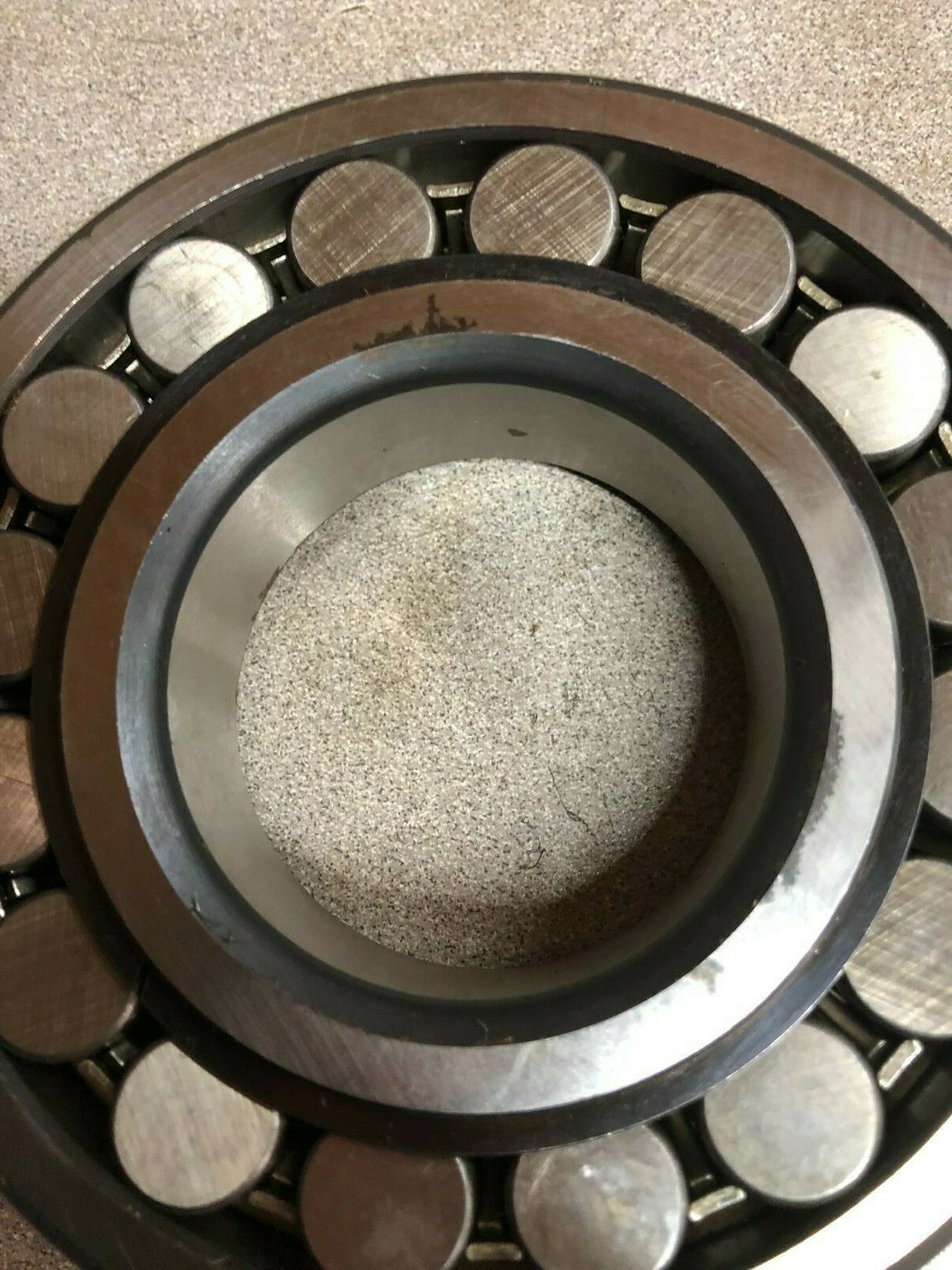 NEW NO BOX SNR ROLLER BEARING 21313 F32