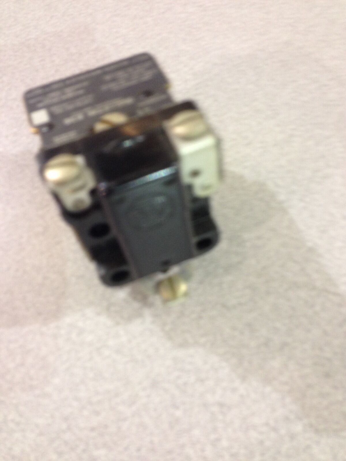 USED ALLEN-BRADLEY PRESSURE CONTROL SWITCH 836P11-HCBS (D14)