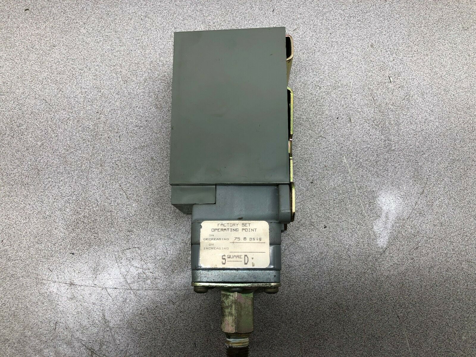 USED SQUARE D 3-150 PSIG RANGE SET AT 75 PSIG FACTORY 475 PSIG MAX PRESSURE SWIT